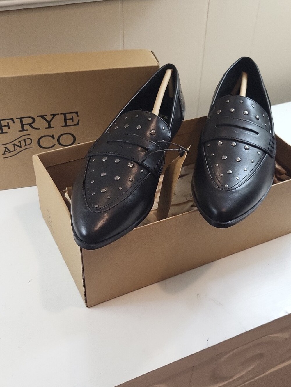 Nwt, Frye & Co STUDDED BALLET FLATS, SIZE 8.5 - Picture 2 of 9